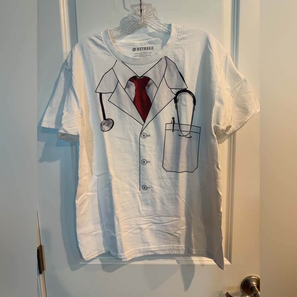 Retreez Doctor Print T-Shirt Men’s Size Medium